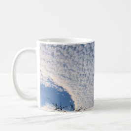 Holey Wolken bei Sonnenaufgang Kaffeetasse