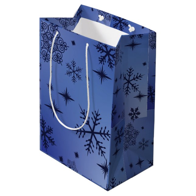 Holiday Black Snowflake Print Medium Geschenktasch Mittlere Geschenktüte (Rückseite Schrägansicht)