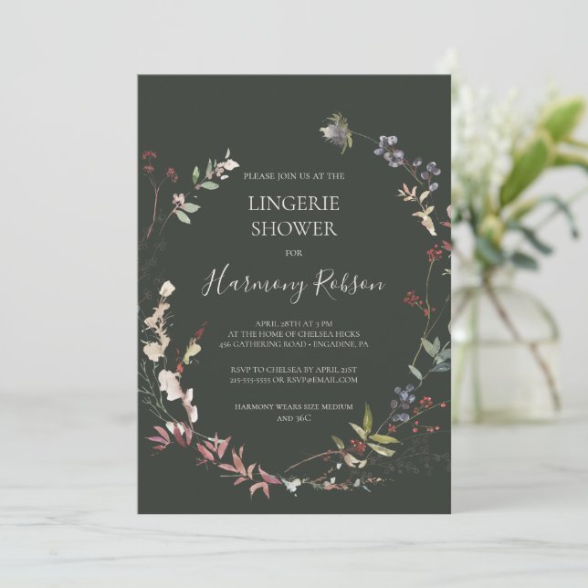 Holiday Chic Botanical Dark Green Lingerie Dusche Einladung (Stehend Vorderseite)