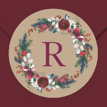 Holiday Floral Christmas Wreath Monogram Runder Aufkleber<br><div class="desc">Individuell bedruckte Aufkleber personalisiert mit Ihrem Monogramm-Initial- oder anderen benutzerdefinierten Text in einem grünen und bordeauxfarbenen Kranz auf einem Imitat-Kraftpapier-Hintergrund. Verwenden Sie die Designtools,  um die Schriftart und Farben zu bearbeiten,  Ihre eigenen Fotos hinzuzufügen und einen Umschlag Aufkleber für Feiertagskarten,  Hochzeitseinladungen oder jede Gelegenheit zu erstellen.</div>