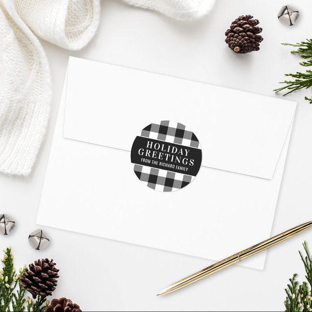 Holiday Greetings Black and White Buffalo Plaid Runder Aufkleber (Von Creator hochgeladen)