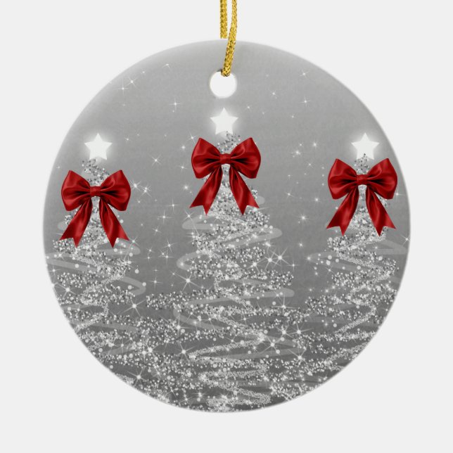 Holiday Greetings Silver Christmas Trees Red Bows Keramik Ornament (Vorne)
