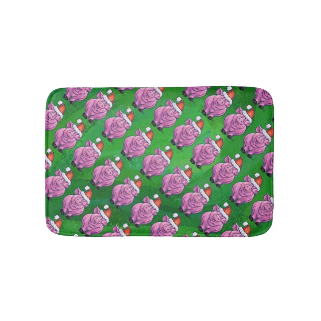 Holiday Pig in Weihnachtsmannmütze Pattern auf Grü Badematte (Vorderseite)