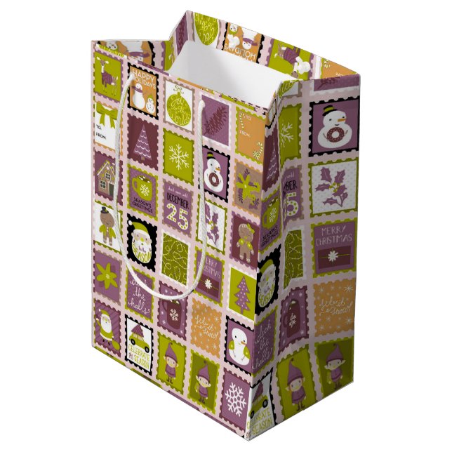 Holiday Stamps Christmas Wrapping Paper Mittlere Geschenktüte (Rückseite Schrägansicht)