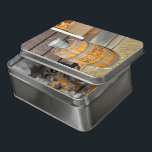 Holland Gewürz Alte Lagerhalle Holztrappe Puzzle<br><div class="desc">Dieses entspannende Puzzle mit diesem Foto aus traditionellem Holzfass vor einem Holzlager für Gewürze wird Ihnen gefallen. Besuchen Sie die berühmten Holzwindmühlen des Freilichtmuseums Zaanse Schans, wenn Sie im Urlaub oder im Urlaub in Holland sind. Dieses Foto stammt aus dem Gewürzlager Indie's Welvaren. Riechen Sie die exotischen Gewürze und träumen...</div>