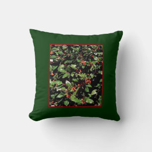 Holly & Berries Throw Kissen