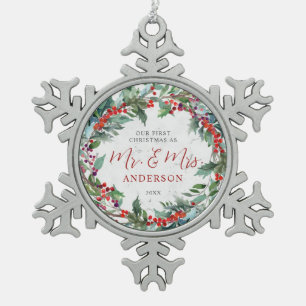 Holly Berries Wreath Marble Mr. & Frau Weihnachten Schneeflocken Zinn-Ornament