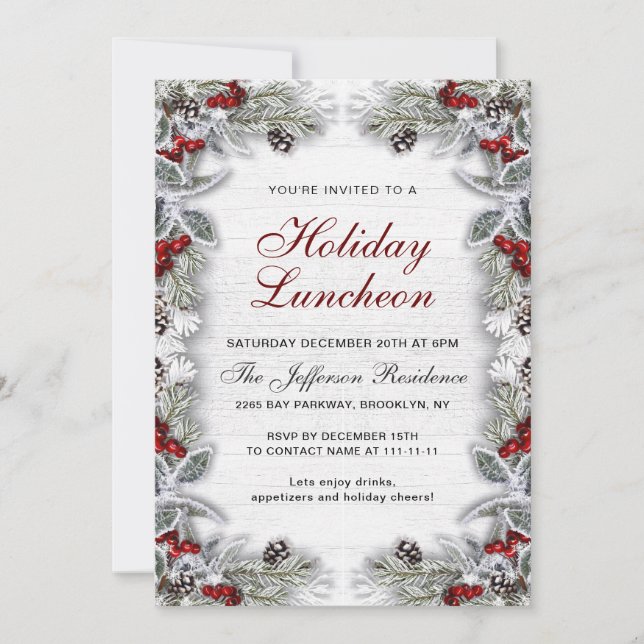 Holly Berry Pine Cones Branch Holiday Luncheon Einladung (Vorderseite)