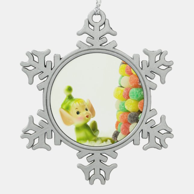 Holly die Pixie-Elfe Schneeflocken Zinn-Ornament (Vorderseite)