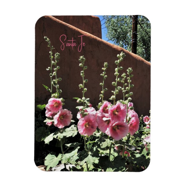 Hollyhocks et Adobe Père Noël Fe New Mexico Magnet (Vertical)
