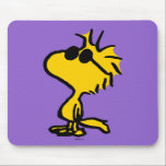 Holz in Sonnenbrille Mousepad<br><div class="desc">Werfen Sie einen Blick auf dieses super niedliche Design mit Woodstock coole Sonnenbrille.</div>