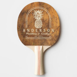 Holzblock-Hochzeitsbogen mit Ananas und Namen Tischtennis Schläger