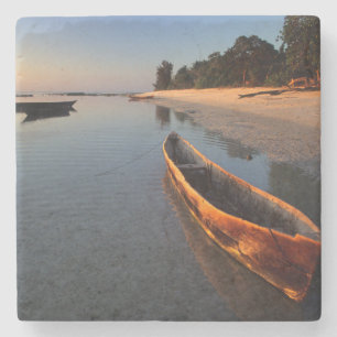 Holzboote am Tondooni-Strand Steinuntersetzer