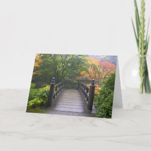 Holzbrücke in der japanischen Gartengrillkarte Karte