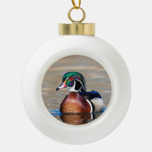 Holzente in einem Teich Keramik Kugel-Ornament