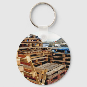 Hölzerne Paletten auf der Dock-Schlüsselkette Schlüsselanhänger