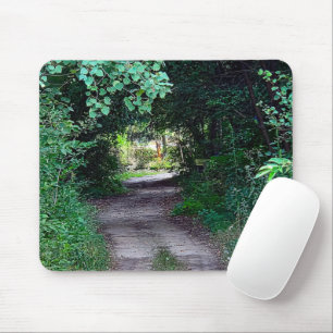 Holzkanopie über einem dicken Weg Mousepad