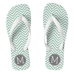 Holzkohle und Minze-grüne Chevronen für die benutz Flip Flops