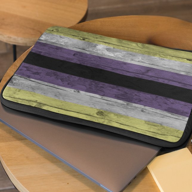 Holzkörner Fein, fein, nicht binär, Flag Farben Laptopschutzhülle (Von Creator hochgeladen)