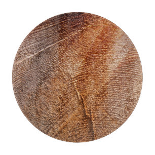 Holzkörner schneiden schneidebrett