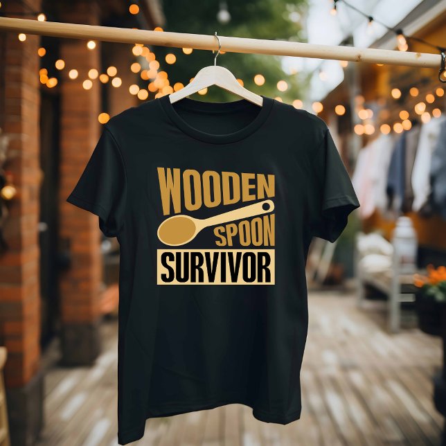 Holzlöffel Survivor - Küche T-Shirt (Von Creator hochgeladen)