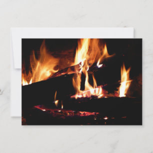 Holzscheite im Kamin Warme Feuerfotografie Karte