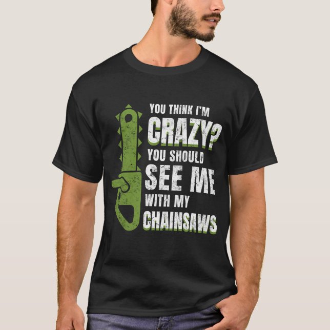 Holzschneider mit Kettensägen-Illustration T-Shirt (Vorderseite)