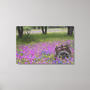 Holzwagen auf einem Feld mit Phlox, Blaue Hauben m Leinwanddruck