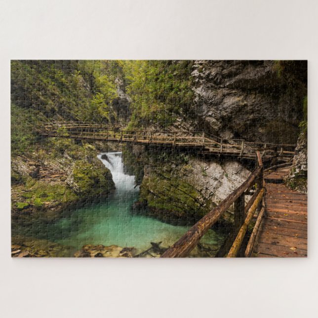 Holzweg durch den Canyon der Vintgar-Schlucht (Horizontal)