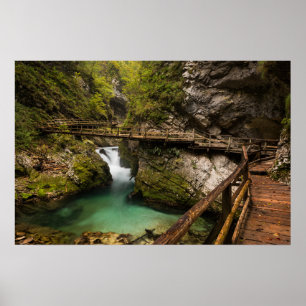 Holzweg durch den Schlucht der Vintgar-Schlucht Poster