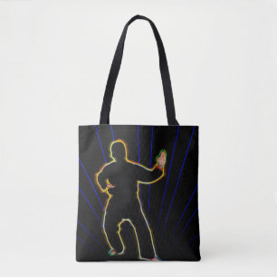 Homme au néon de karaté sur le sac fourre-tout