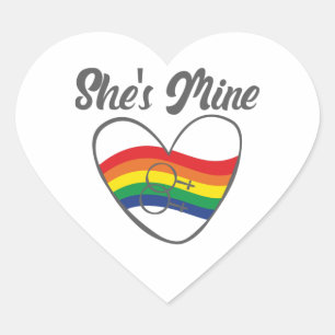 Homosexuelle Paare, die LGBT-Spiele spielen. Sie i Herz-Aufkleber