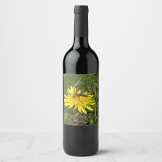 Honey Bee on Dandelion Flower Wine Label Weinetikett
