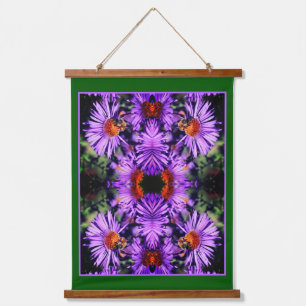 Honey Bee On Lila Aster Blume Abstrakt Wandteppich Mit Holzrahmen