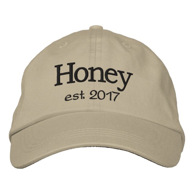 Honey Hat - Black Stitching Bestickte Baseballkappe (Vorderseite)