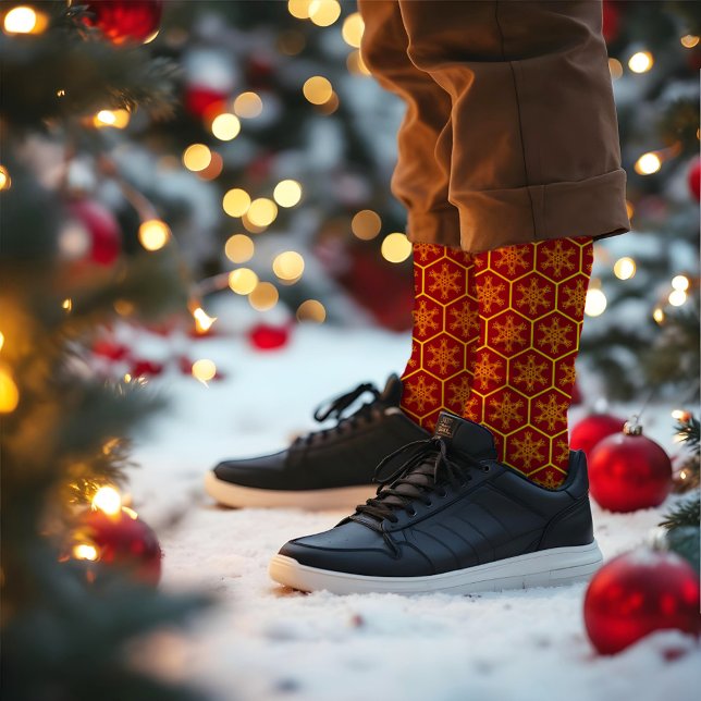 Honeycomb Snowflake Maroon Gelbes Muster Elegant Socken (Von Creator hochgeladen)