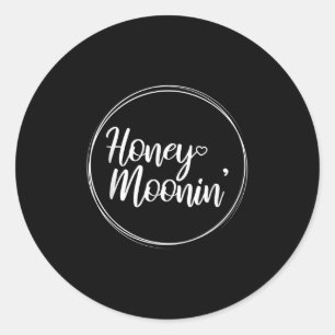 Honeymoon Couple Wedding Honeymoonin Brides Groom Runder Aufkleber
