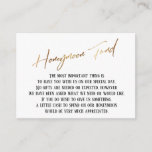 Honeymoon Fund Moderne Gold Handwriting Wedding Begleitkarte<br><div class="desc">Diese einfachen, unverwechselbaren Karteneinsätze wurden so konzipiert, dass sie anderen Elementen in einer wachsenden Veranstaltungspalette entsprechen, die über einen modernen lässigen Schriftart mit einem schlichten Hintergrund verfügt, in dem Sie alle gewünschten Farben einstellen können. Auf der Vorderseite lest du "Honeymoon Fund" in der vorgestellten Schrift; auf der Rückseite habe ich...</div>