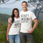 Honeymoon Road Trip Matching Couple's T - Shirt<br><div class="desc">Fügen Sie Ihre Initialen zu den ineinander greifenden Herzen und tragen Sie mit Liebe.</div>