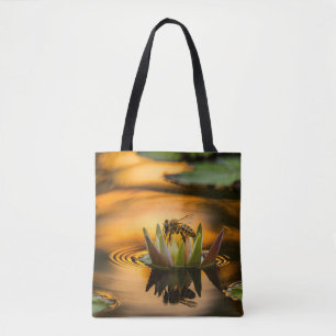 Honigbiene auf Blume Tasche