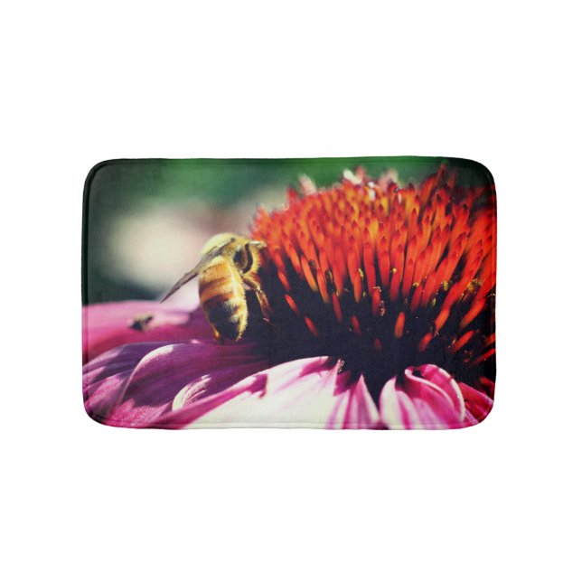 Honigbiene auf der Blume Nah  Badematte (Vorderseite)