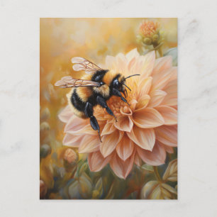 Honigbiene auf einer Pfirsichrosa-Blume Postkarte
