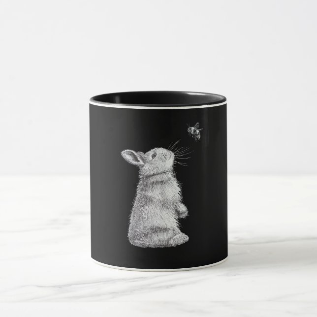 Honigrabbe und Hummeln| Bunny Lover Geschenk Tasse (Zentrum)