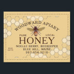 Honigwabenkraub Honeybee Gelb an der Grenze Poster<br><div class="desc">Bienenzüchter werden sich Liebe machen,  ihren Namen auf diesem sehenswerten apiary Poster mit Honigbiene,  Wabenkraut und gepunkteten Rahmen auf honiggelbem Hintergrund zu sehen. Ideal für den Tisch am Bauernmarkt.</div>