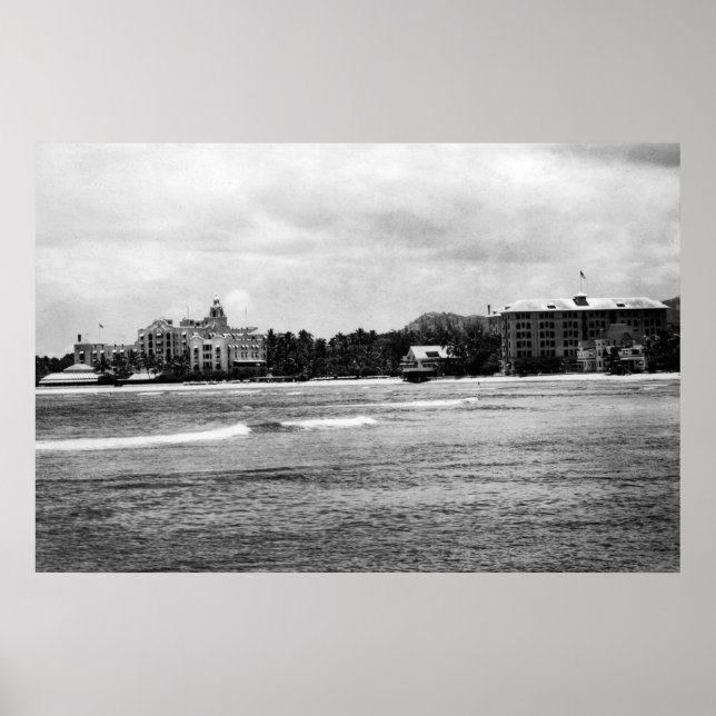 Honolulu, HA - Aussicht auf Moana & Royal Hawaiian Poster (Vorne)