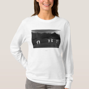 Honolulu, Hawaii - Golfspieler, die am Land T-Shirt
