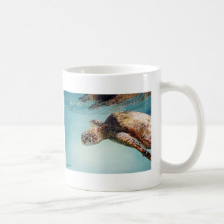 Honu durch Marilyn-Abnutzung Kaffeetasse