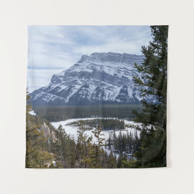 Hoodoos und Snowy Tunnel Mountain, Alberta Wandteppich (Vorderseite)