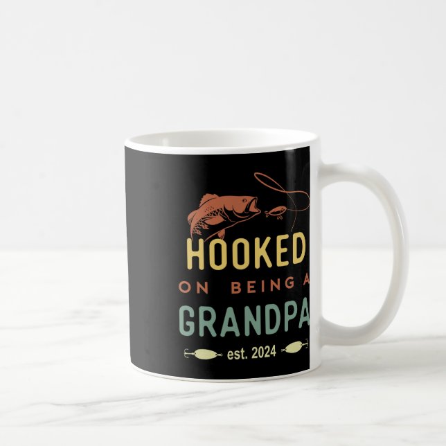 Hooked on being a Oppo Est 2024 First Time Gran Kaffeetasse (Rechts)