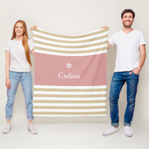 Horizontale Streifen mit großem Tan Rosa Name und  Fleecedecke